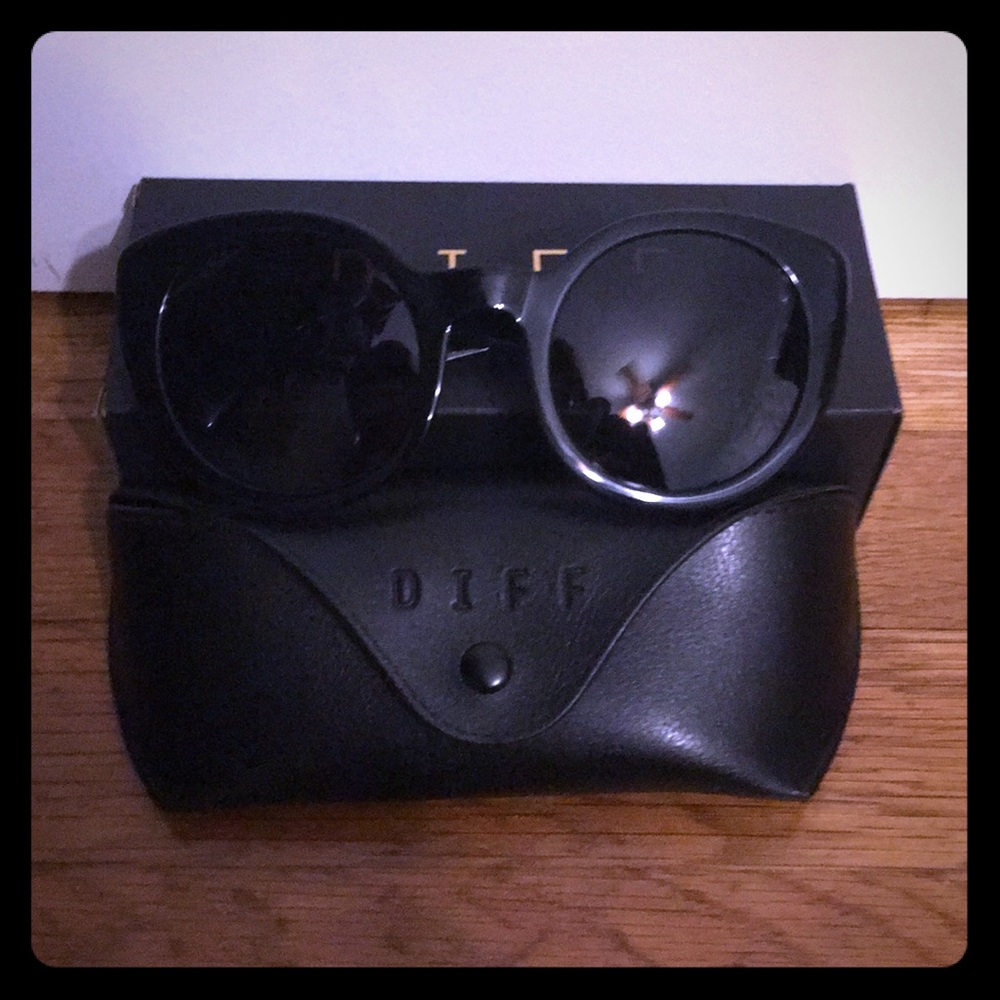 Black large frame DIFF sunglasses